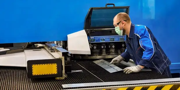 Владимир Ефимов: Машиностроительная отрасль Москвы показала четырехкратный рост в 2021 году. Фото: М. Денисов mos.ru