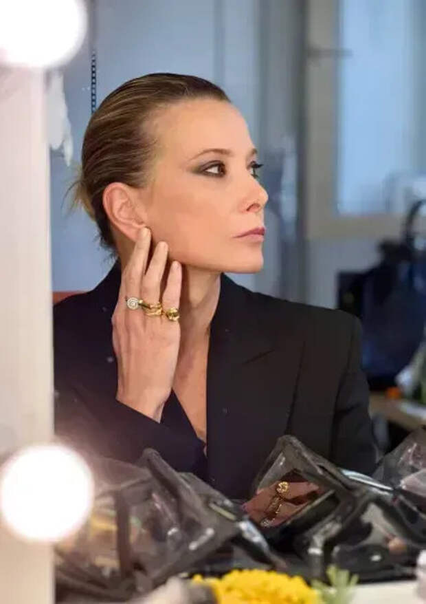 Юлия Высоцкая