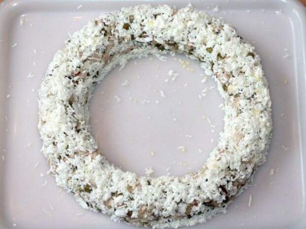 Салат из зеленого горошка с тунцом и рисом