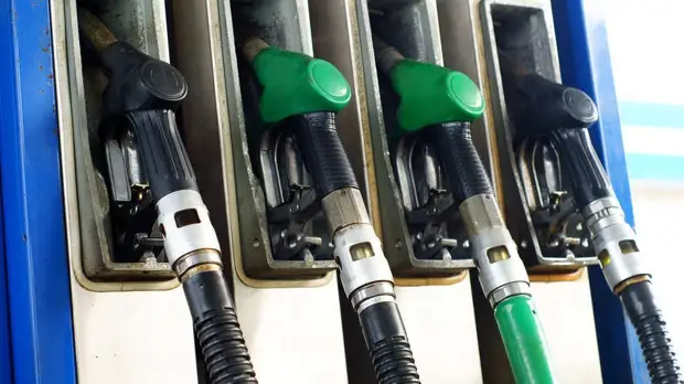 Ирландцам посоветовали ездить без тормозов ради экономии бензина