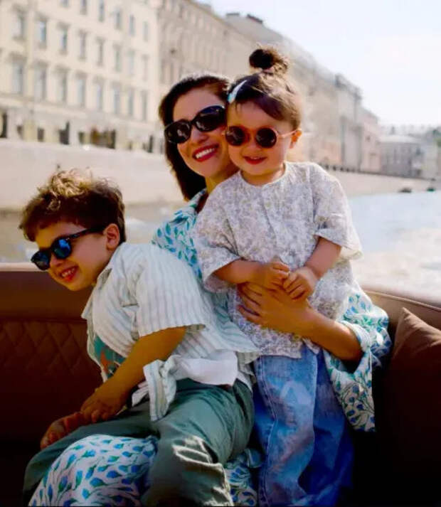 Равшана Куркова с детьми