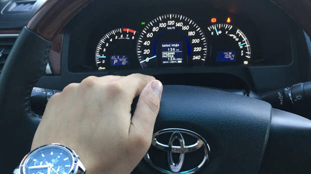 Почему нельзя запускать стартер автомобиля сразу после включения зажигания