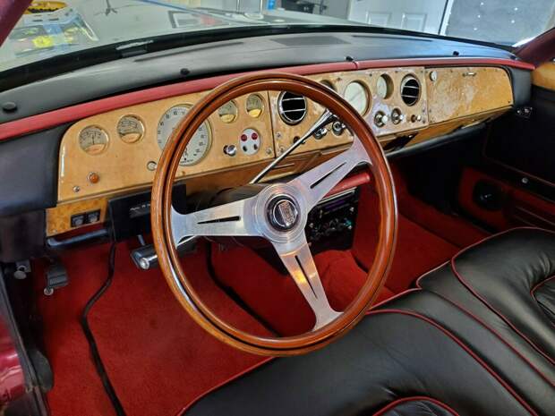 Необычный универсал Ford 1971 года с лицом Rolls-Royce