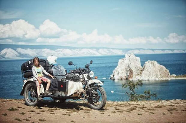 Из Европы в Монголию: Семья с 4-летним ребёнком проехала на мотоцикле 26 000 км, чтобы увидеть мир