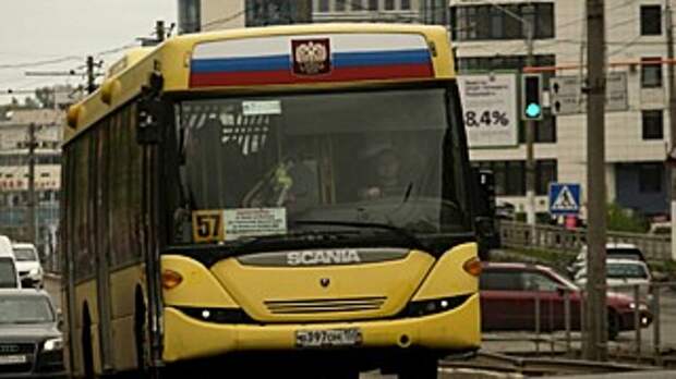 Барнаульским чиновникам предложили попытаться выжить утром в автобусе