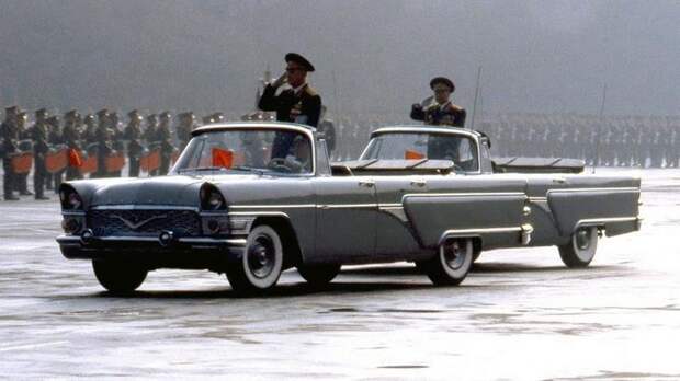 На фото: ГАЗ-13Б "Чайка" '1961–62