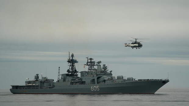 Патрушев: корабли ВМС РФ могут начать сопровождать торговые судна