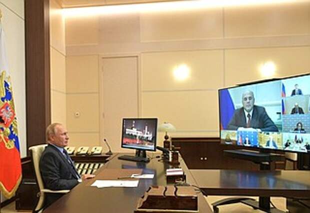 В ходе совещания по экономическим вопросам (в режиме видеоконференции).