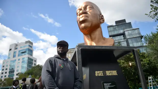 "Из белых делают козлов отпущения"