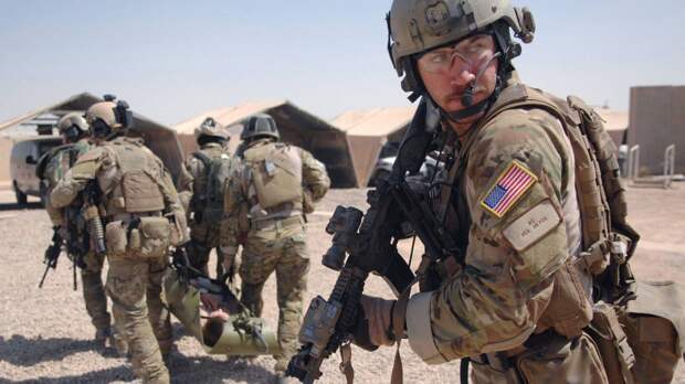 Американский сенатор Хоули обвинил Байдена в «социальных экспериментах» над армией США