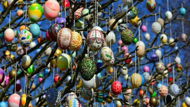 Не яйцами едиными: 10 пасхальных традиций со всего мира