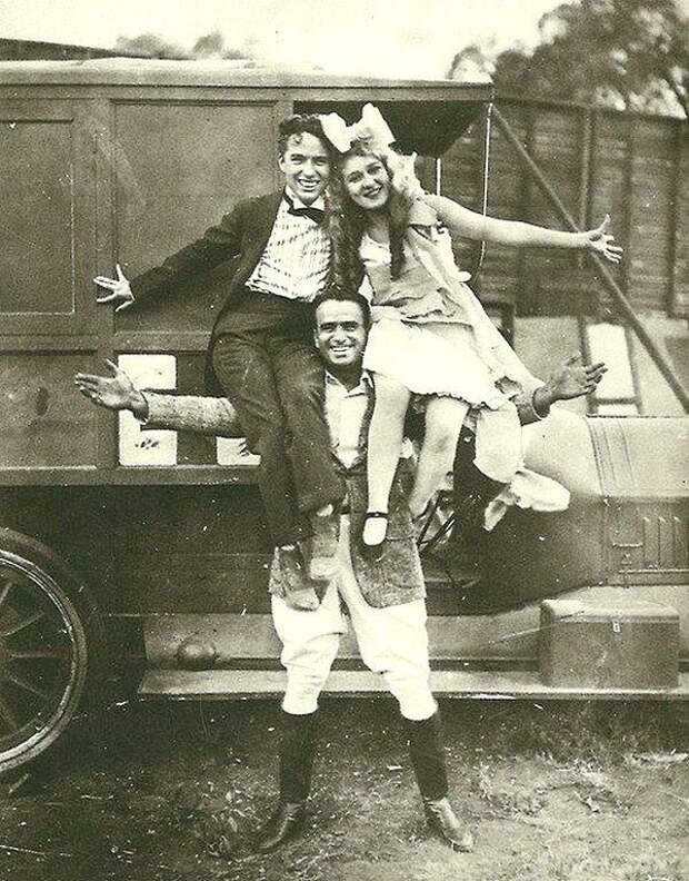 Чарли Чаплин, Дуглас Фэрбенкс и Мэри Пикфорд. Весь Мир в объективе, ретро, фотографии