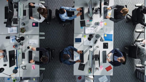 Юрист Русяев: за игнорирование работником обеда возможны выговор или замечание