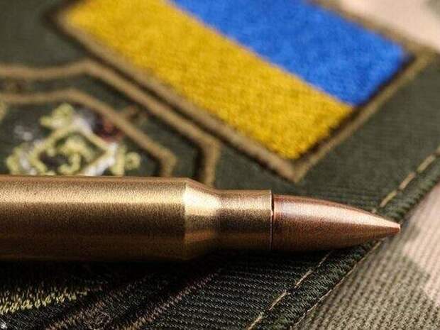 Песков: Россия наблюдает за приостановкой поставок вооружений США Украине