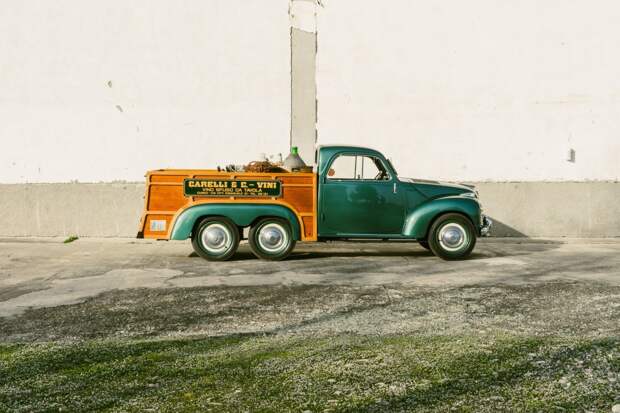 Симпатичный 70-летний шестиколесный грузовичок Fiat 500 C Ollearo