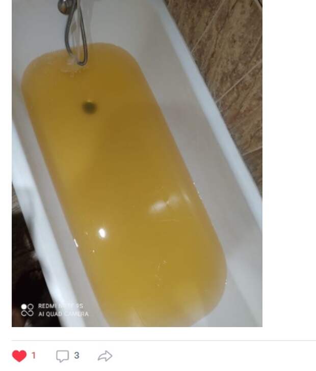 В квартире дома на Шокальского из крана бежала ржавая вода
