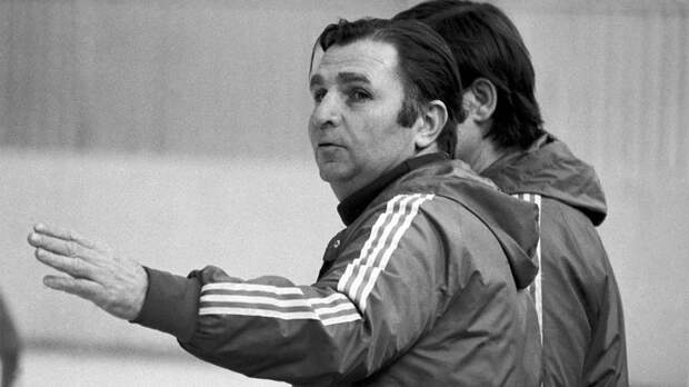 Он заставил мир бояться СССР, а сам пахал как проклятый — на работе и даже дома! История о легенде ЦСКА Тихонове