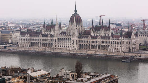 Захарова обвинила Запад во вмешательстве в выборы Венгрии