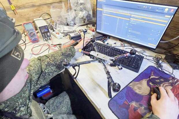 Новобранцы войск беспилотных систем проходят интенсивную подготовку, включающую сборку и обслуживание дронов