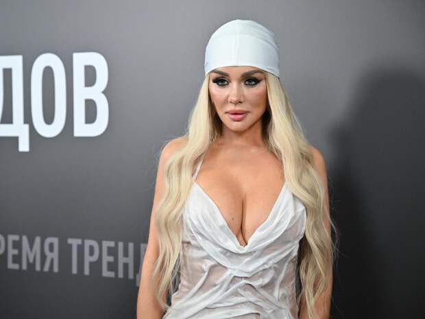 Седокова, Карнавал, Самойлова и другие звезды оголяются в разгар зимы