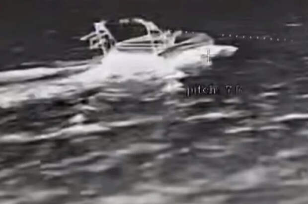 Поражение безэкипажного катера ВСУ с ракетами в Черном море сняли с воздуха