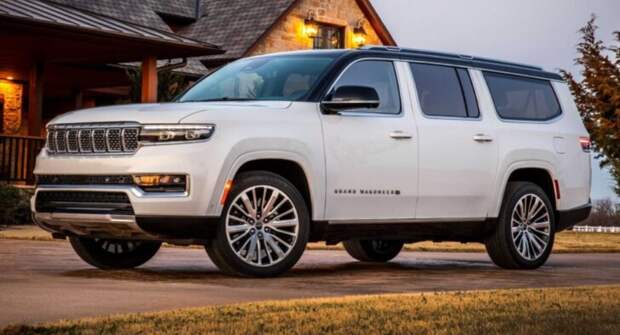 Внедорожник Jeep представлен в двух удлиненных версиях: Wagoneer L и Grand Wagoneer L