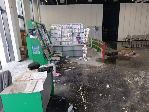 ‼️🇺🇦🏴‍☠️ Украинские террористы обстреляли магазин и МФЦ в Новой Каховке