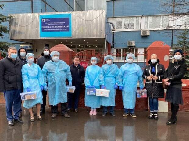 В помощь московским медикам выделили дополнительный транспорт
