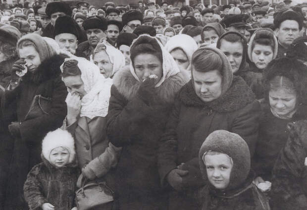 Stalin-umer-narodnoe-gore2.jpg