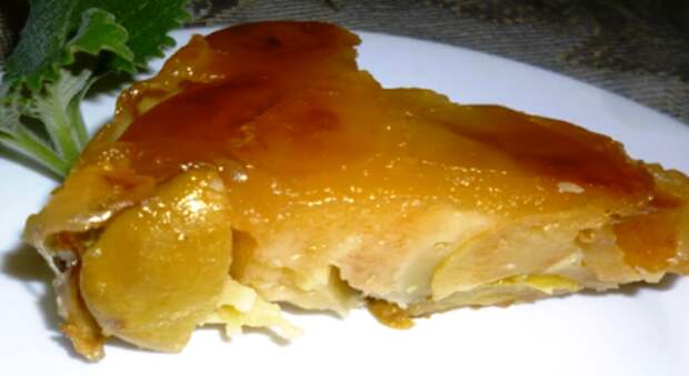 Фото к рецепту: Мармеладный пирог из яблок