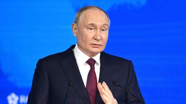 Путин заявил, что видит гонку между странами за укрепление суверенитета