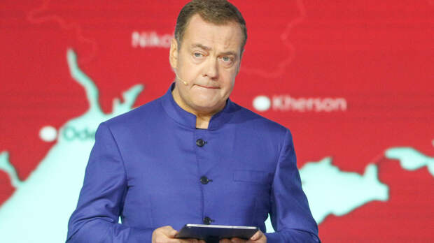 Медведев пригрозил расширением гарантированной санитарной зоны до Польши