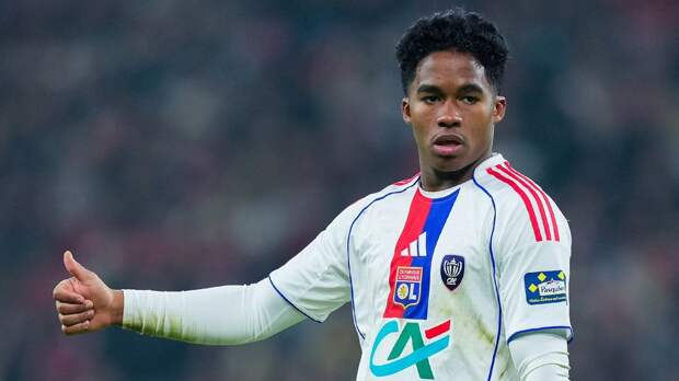 «Лион» с помощью гола Эндрика вышел в четвертьфинал Кубка Франции. «Ницца» победила, уступая 0:2 к 70-й минуте