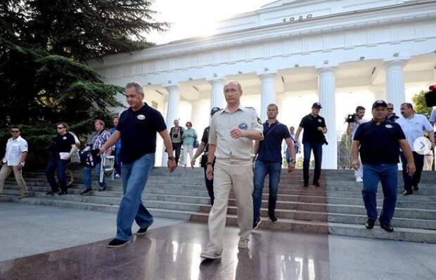 Владимир Владимирович, Севастополь искренне поздравляет Вас!