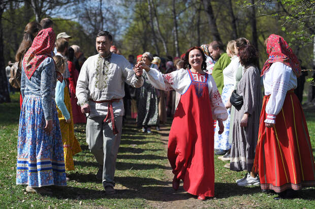 Красная горка в 2026 году: дата, история и традиции праздника, что можно и нельзя делать