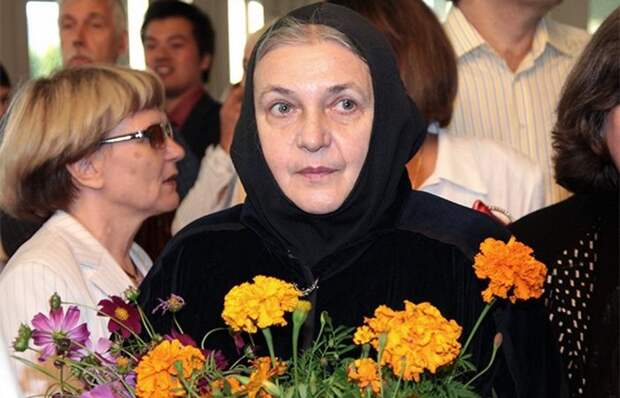 От звезды экрана к инокине: как Ольга Гобзева пережила 2 развода и чудо, а Никита Михалков спас её от суда