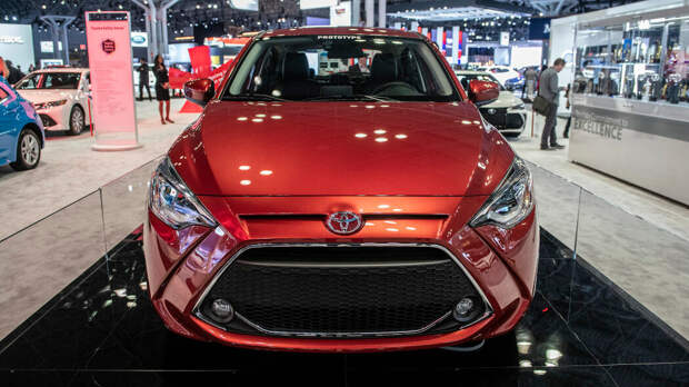 Хэтчбек Toyota Yaris 2020 года выпуска для Америки это в основном хэтчбек Mazda2 , в отличие от техно-красавца для Европы.