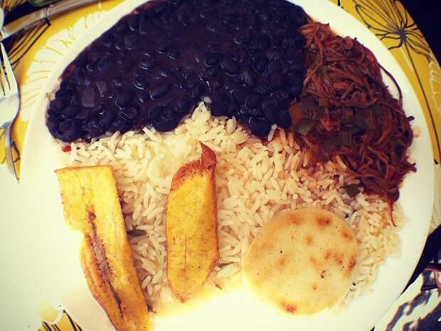 pabellon-criollo-rice-and-beans-dish-from-venezuela