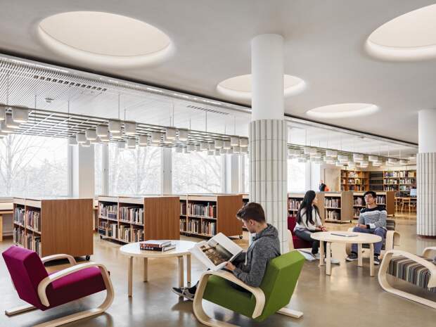 Интерьер современной библиотеки в Финляндии