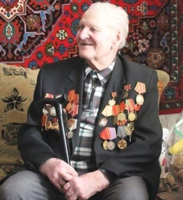 В Смоленской области ветеран Петр Бутылкин отметил столетний юбилей