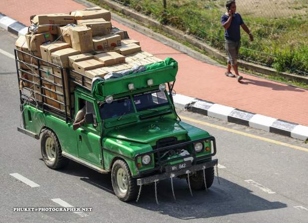 Дом престарелых Land Rover'ов в Малайзии land rover, Нагорье Кэмерон, авто, заброшенные авто, малайзия, олдтаймер, ретро авто, туризм