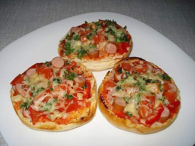 бутерброды с сосисками