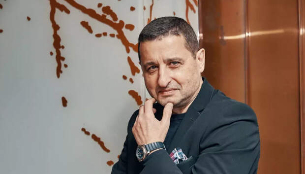 Сосновский съездил в клинику, чтобы доказать, что Навальный сам разоблачил себя снимком из «Шарите»