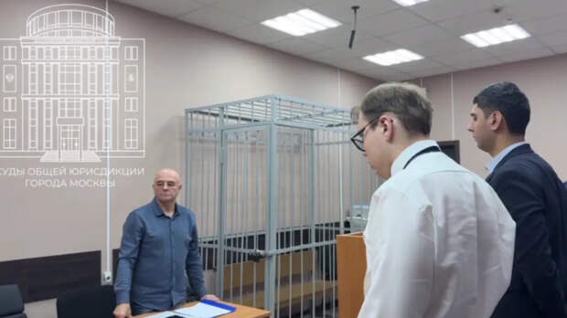 По делу продюсера "Ласкового мая" Разина расследуются два эпизода мошенничества