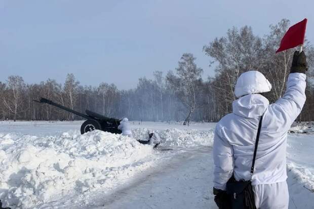 Салют к 23 Февраля в Новосибирске военнослужащие репетировали на Кузбассе