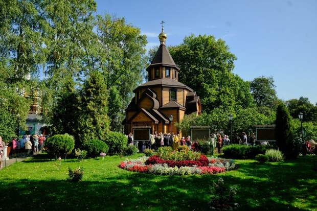 храм