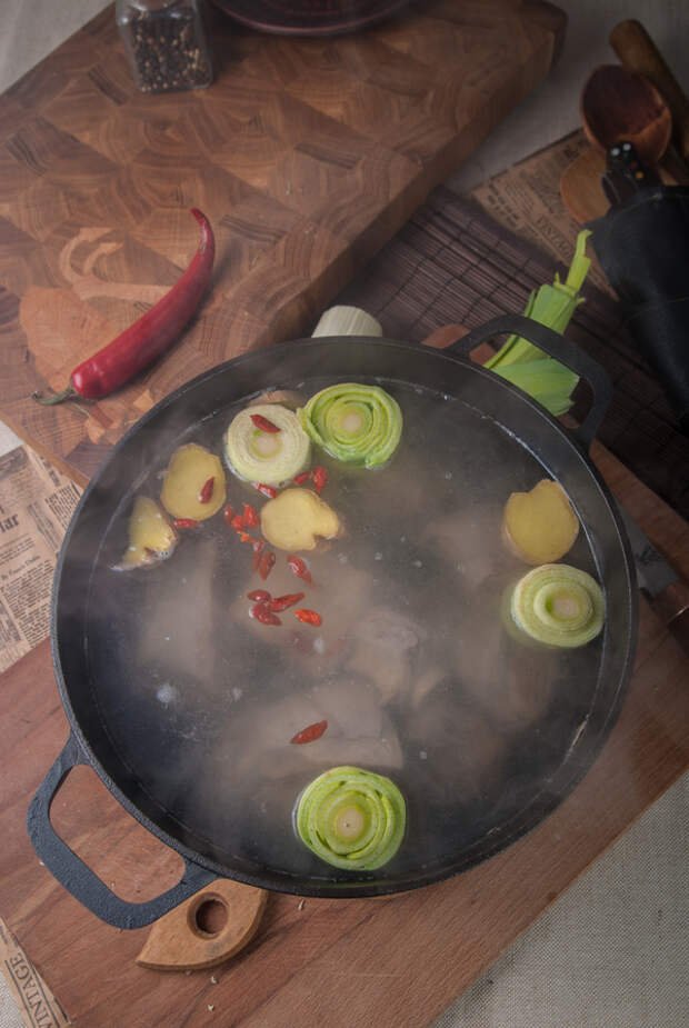 Мясной суп с хвойной пылью. "Макс Фрай" Литературная кухня, из Одессы с морковью, длиннопост, еда, рецепт, кулинария, Макс фрай