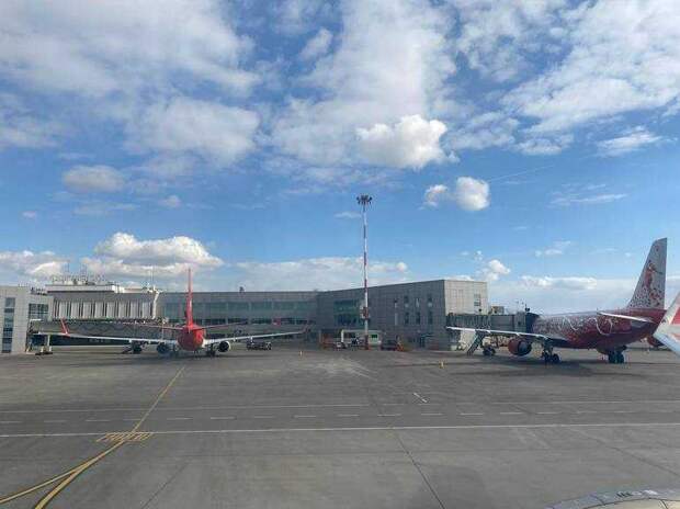 Самолет из Новокузнецка не долетел до Петербурга из-за смерти пилота