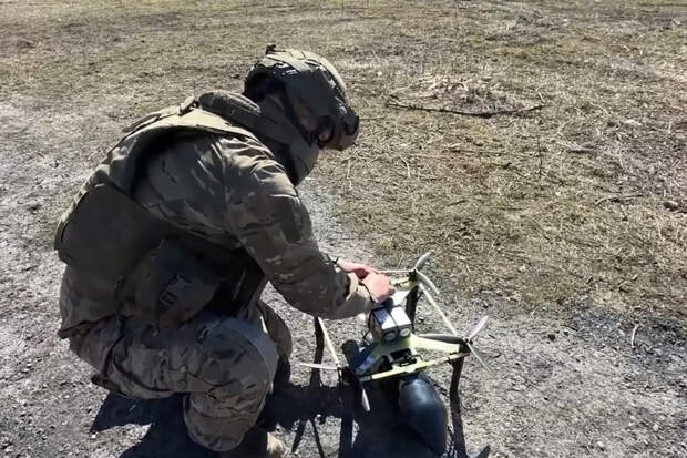 Неуязвимые для помех: операторы «Центра» нанесли сокрушительный удар дронами на оптоволокне