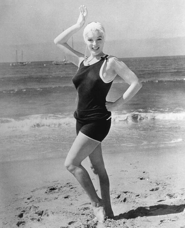 swimsuit03 Ретрошик: 20 легендарных купальников из кино